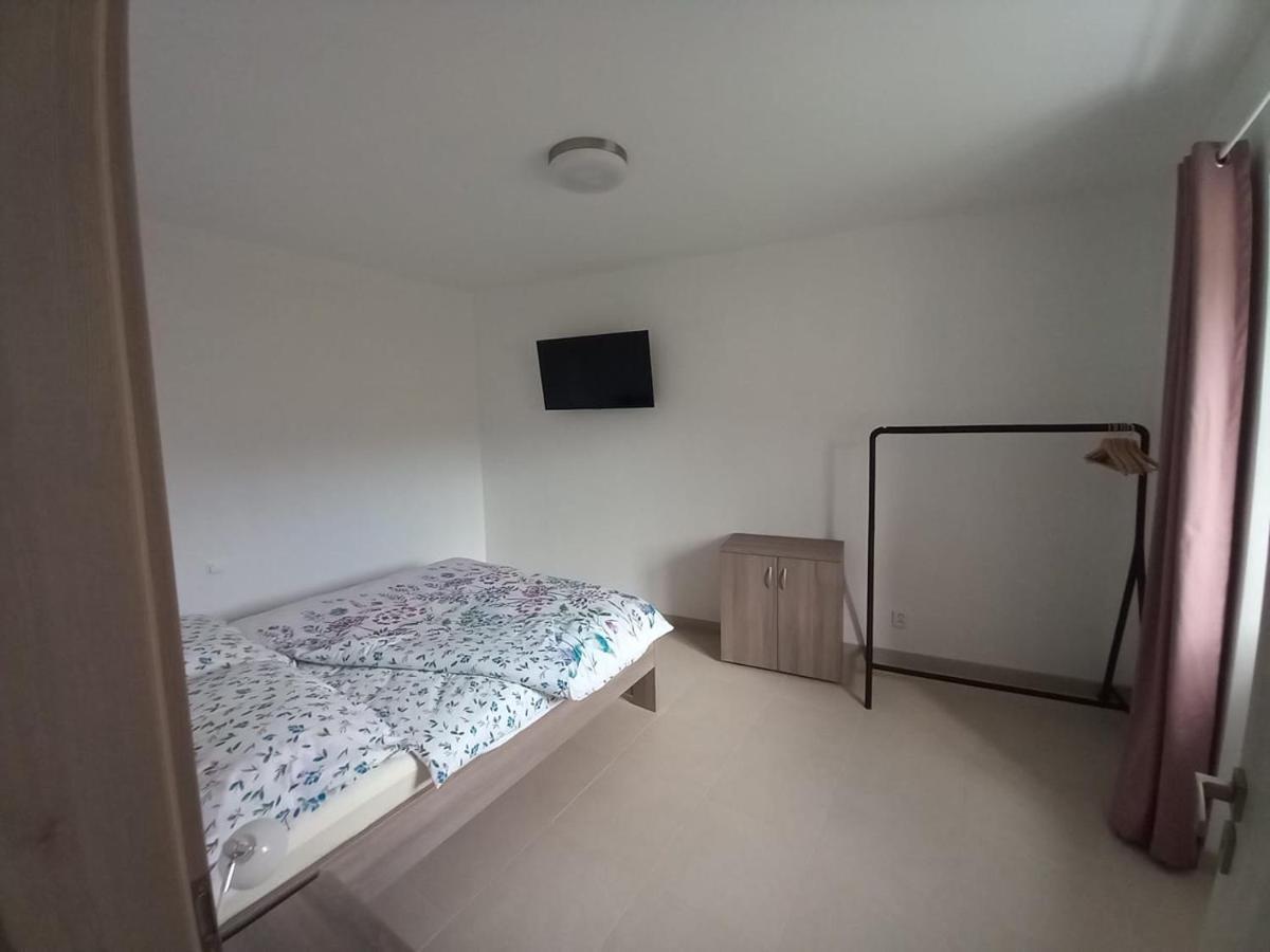 Penzion U Strejcku Veselí nad Luznicí Exterior foto